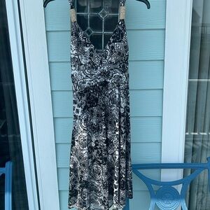 Women’s size med. Claudia Richard halter dress, classic black/white,bead accent